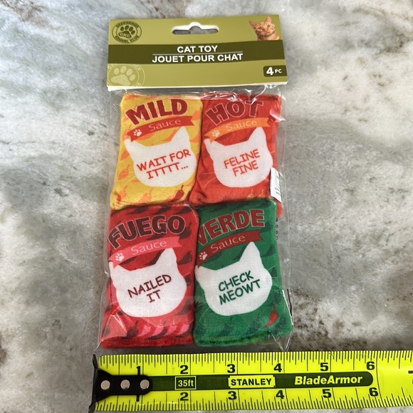 Hot sauce packet Cat toys with premium grade catnip - Picture 3 of 3